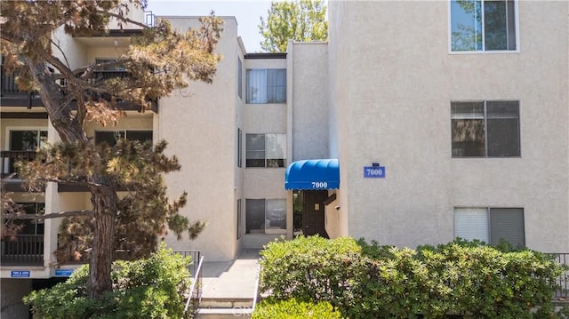 7205 Summertime Ln, Culver City, CA 90230 - view of building exterior