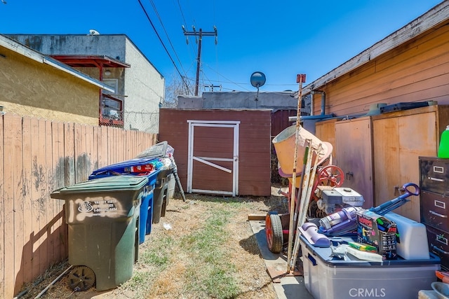 1270 S Hicks Ave, Los Angeles, CA 90023 - view of yard featuring a storage shed