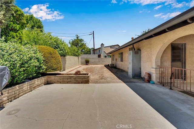 353 E Woodcroft Ave, Glendora, CA 91740 - fenced backyard with a patio area