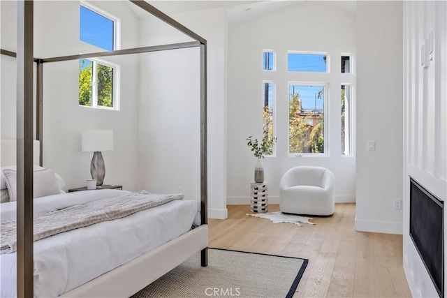 2102 Marshallfield Ln Unit A, Redondo Beach, CA 90278 - bedroom with light wood finished floors and high vaulted ceiling