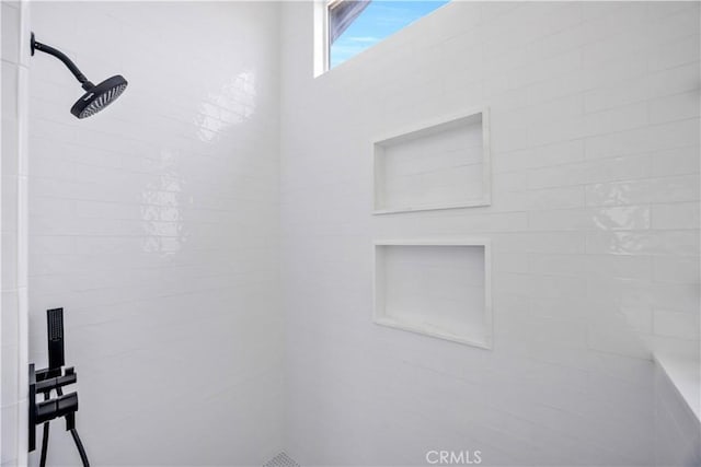 2102 Marshallfield Ln Unit A, Redondo Beach, CA 90278 - bathroom featuring tiled shower