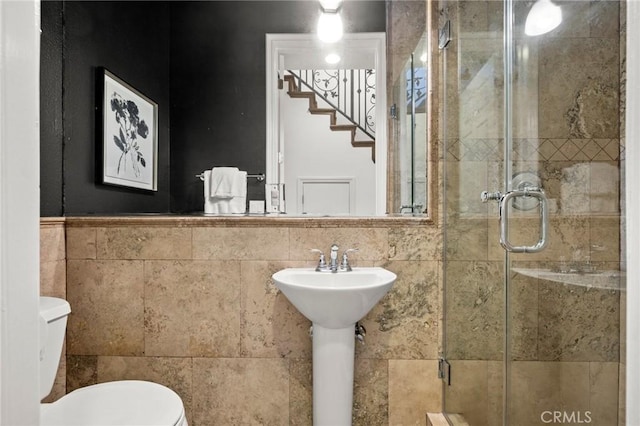 2620 Huntington Ln, Redondo Beach, CA 90278 - full bathroom with a shower stall and tile walls