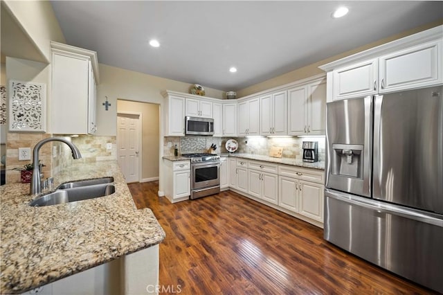 42237 Round Hill Dr, Lancaster, CA 93536 - photo 17