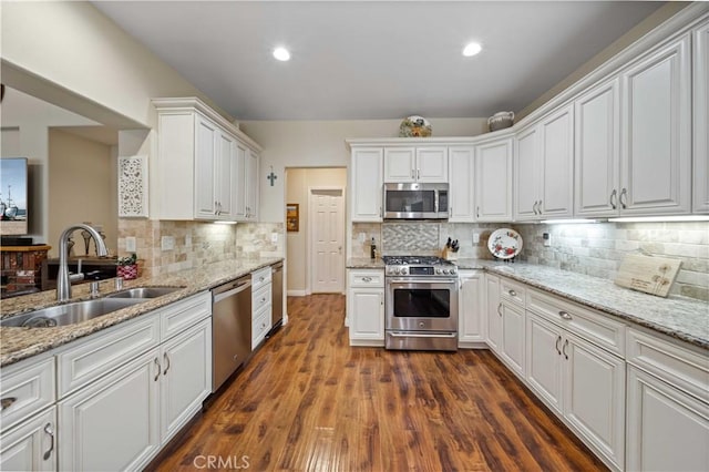 42237 Round Hill Dr, Lancaster, CA 93536 - photo 16