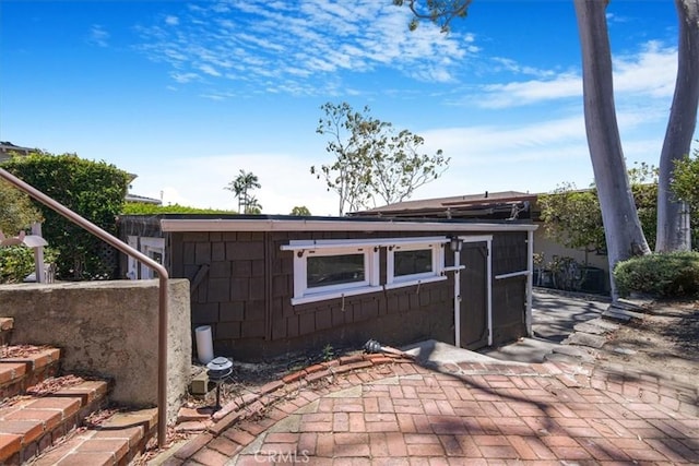 625 High Dr, Laguna Beach, CA 92651 - view of outbuilding