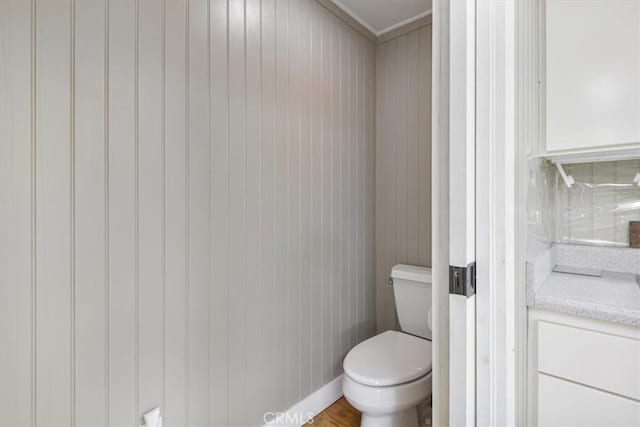 625 High Dr, Laguna Beach, CA 92651 - bathroom featuring wood walls and crown molding