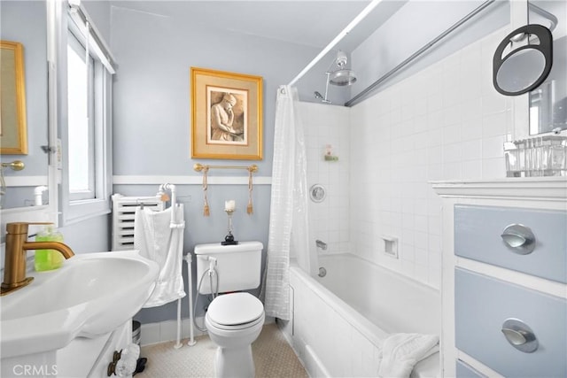 360 W Ocean Blvd Unit 1103, Long Beach, CA 90802 - bathroom featuring shower / bath combo with shower curtain, plenty of natural light, tile patterned flooring, and vanity