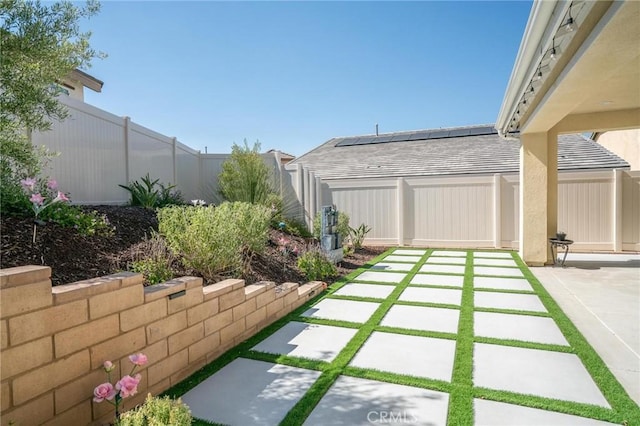 32096 Hyacinth Way, Temecula, CA 92591 - fenced backyard featuring a patio