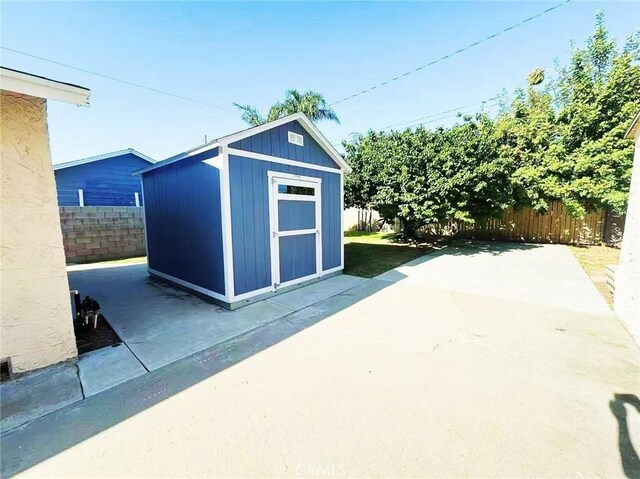528 S Avington Ave, West Covina, CA 91790 - view of shed with a fenced backyard
