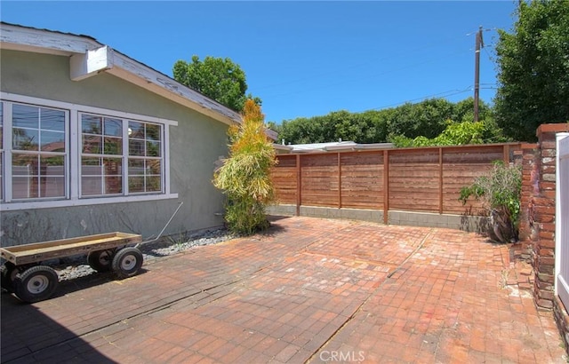 267 E 16th St, Costa Mesa, CA 92627 - view of patio / terrace