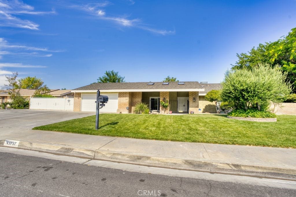 43737 W 27th St, Lancaster, CA 93536 - photo 1