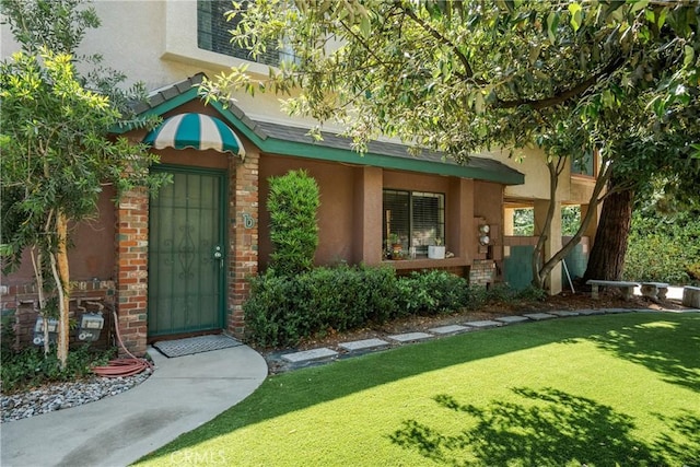 304 S Minnesota Ave, Glendora, CA 91741 - entrance to property featuring stucco siding and a yard