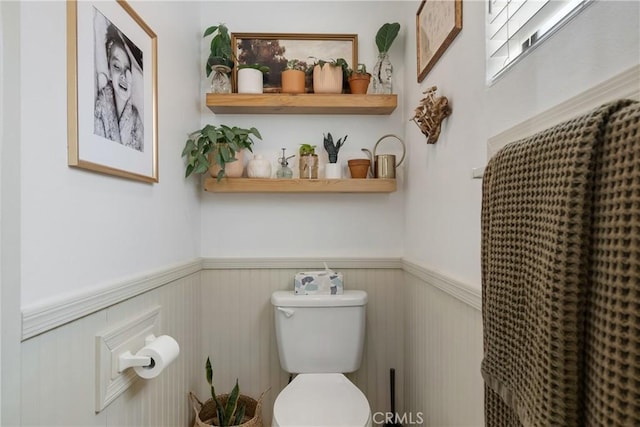 304 S Minnesota Ave, Glendora, CA 91741 - bathroom featuring wainscoting