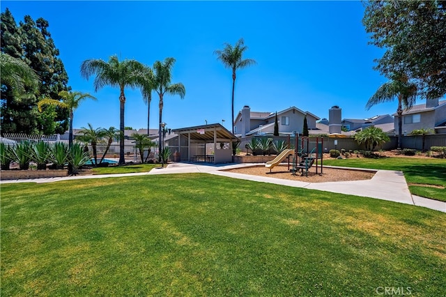 818 Live Oak Pl, Corona, CA 92882 - view of property's community featuring a residential view