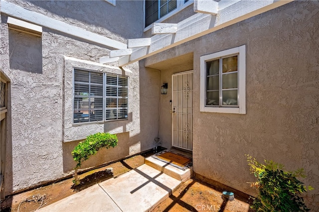 818 Live Oak Pl, Corona, CA 92882 - entrance to property featuring stucco siding