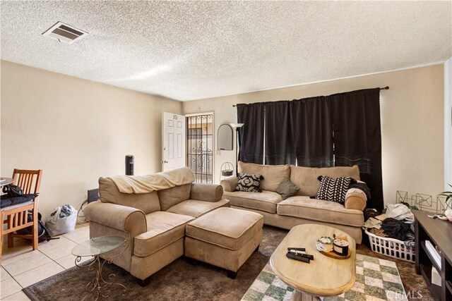 351 W 19th St, Merced, CA 95340 - living room with a textured ceiling