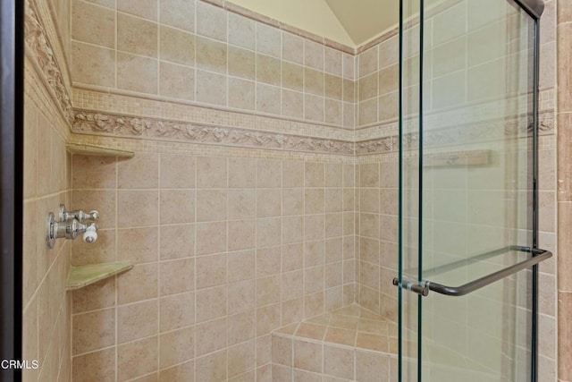 2000 Morongo Dr, Camarillo, CA 93012 - full bathroom featuring a shower stall and lofted ceiling