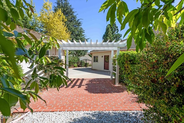 2000 Morongo Dr, Camarillo, CA 93012 - view of patio featuring a pergola