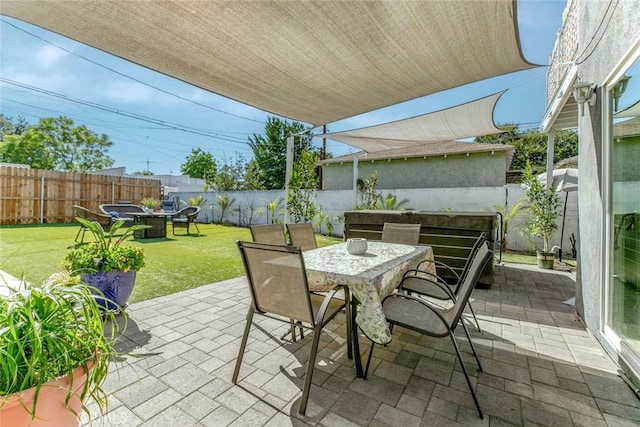 417 N Lamer St, Burbank, CA 91506 - fenced backyard with outdoor dining area and a patio area