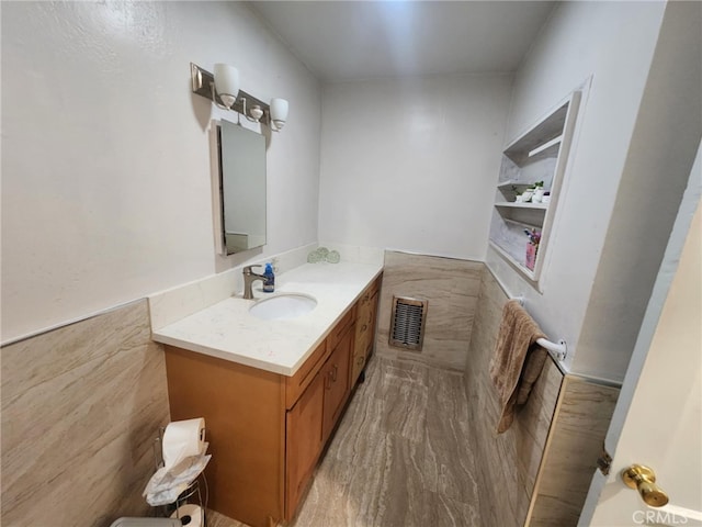 8626 Laurel Canyon Blvd, Sun Valley, CA 91352 - bathroom featuring vanity