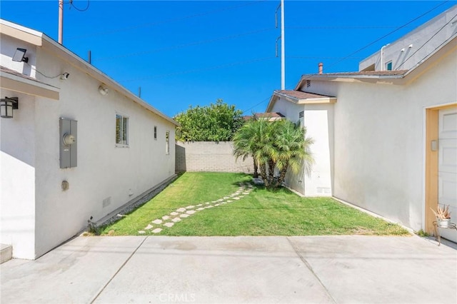 239 W Hillcrest Blvd, Inglewood, CA 90301 - view of yard with a patio