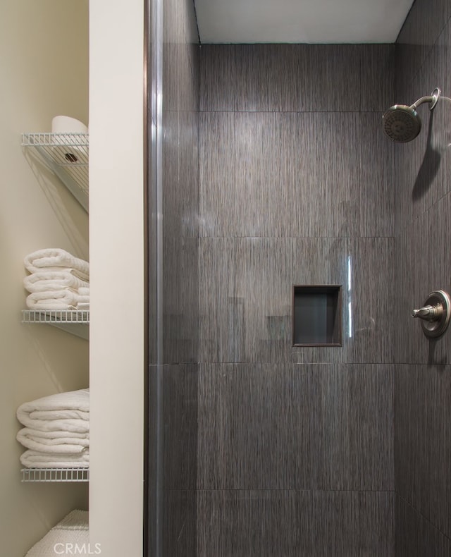 239 W Hillcrest Blvd, Inglewood, CA 90301 - full bathroom with tiled shower