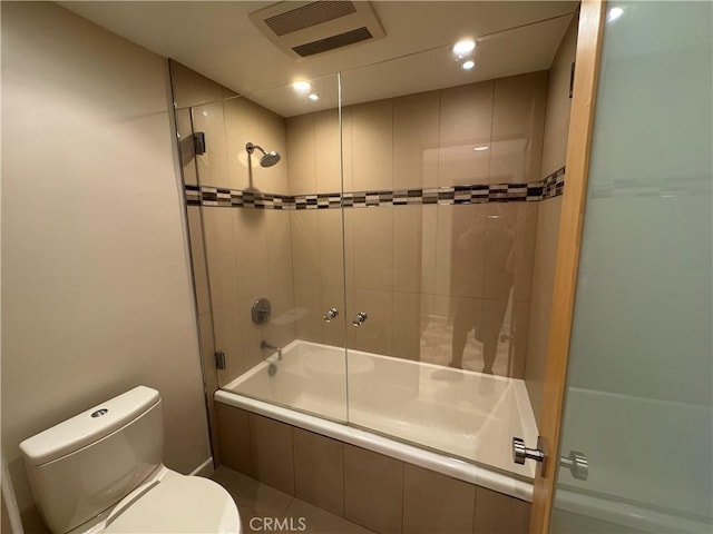 1688 Palisades Dr, Pacific Palisades, CA 90272 - bathroom featuring tiled shower / bath and recessed lighting