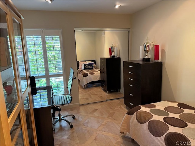 1688 Palisades Dr, Pacific Palisades, CA 90272 - bedroom featuring an office area and a closet