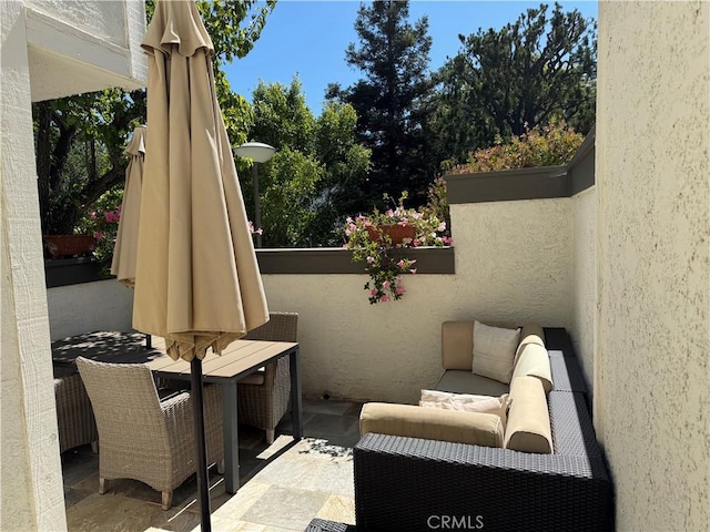 1688 Palisades Dr, Pacific Palisades, CA 90272 - view of patio / terrace