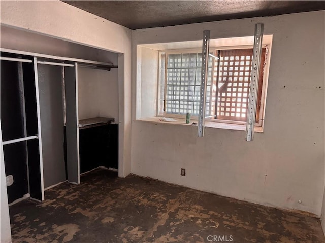 73455 Helms Rd, Desert Hot Springs, CA 92241 - unfurnished bedroom featuring a closet