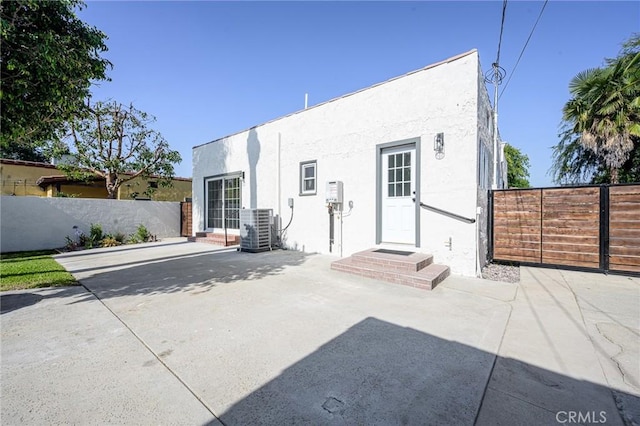 240 Rosemont Blvd, San Gabriel, CA 91775 - rear view of property featuring stucco siding and a patio area