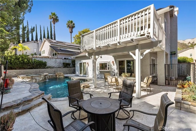 28610 Cloverleaf Pl, Castaic, CA 91384 - patio / terrace featuring a fenced backyard, a pool with connected hot tub, and a patio area