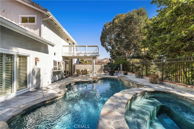 28610 Cloverleaf Pl, Castaic, CA 91384 - view of pool with a fenced backyard, a patio area, and a pool with connected hot tub