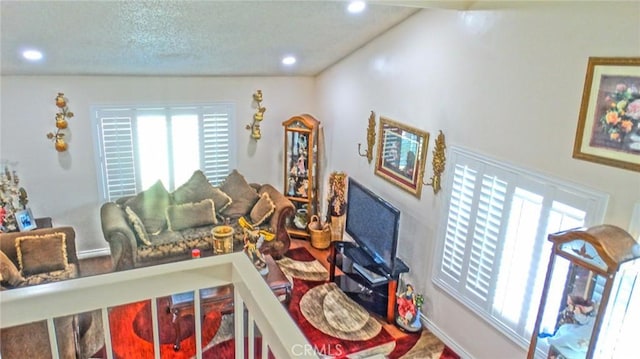 3210 S Center St, Santa Ana, CA 92704 - living room featuring recessed lighting