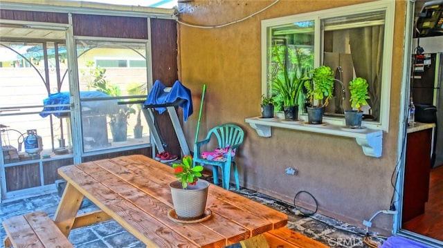 3210 S Center St, Santa Ana, CA 92704 - view of sunroom / solarium