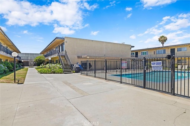 5535 Ackerfield Ave Unit 47, Long Beach, CA 90805 - community pool with stairway
