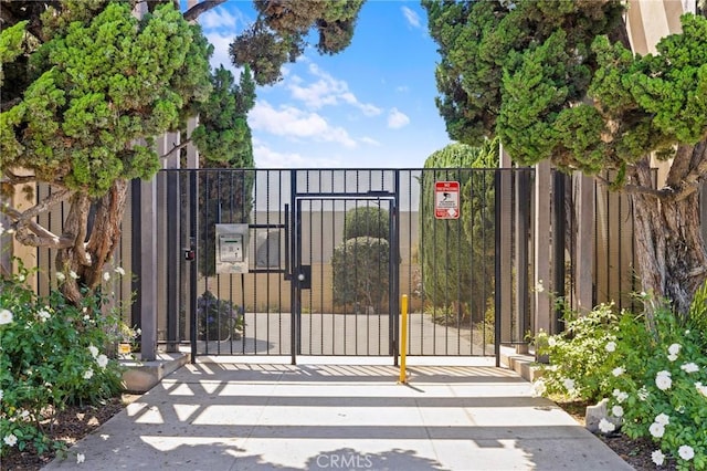 5535 Ackerfield Ave Unit 47, Long Beach, CA 90805 - view of gate
