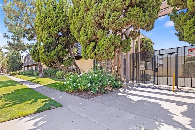 5535 Ackerfield Ave Unit 47, Long Beach, CA 90805 - view of gate
