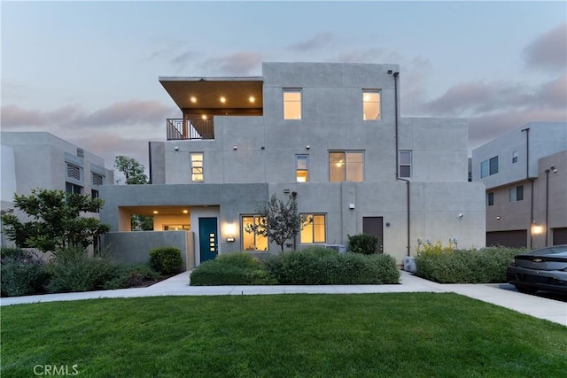 185 Magnet, Irvine, CA 92618 - contemporary house featuring a yard