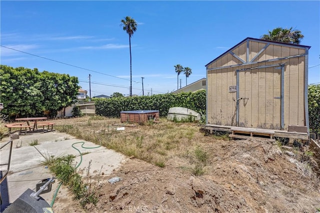 526 Cluster Ln, Redondo Beach, CA 90278 - view of yard with a storage unit and a patio area