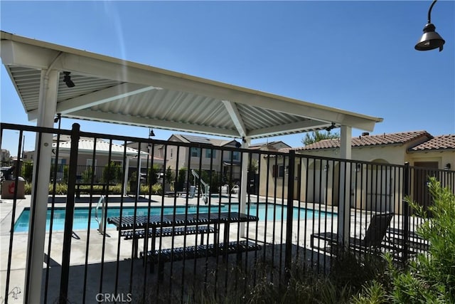 975 W Clover Ave, Rialto, CA 92376 - community pool with a patio