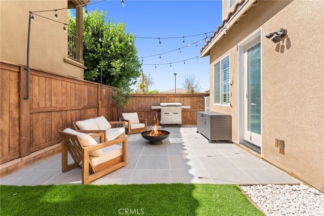 1474 De La Vina St, Chula Vista, CA 91913 - fenced backyard with an outdoor fire pit and a patio