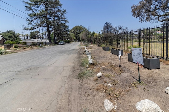 660 E Pine St, Altadena, CA 91001