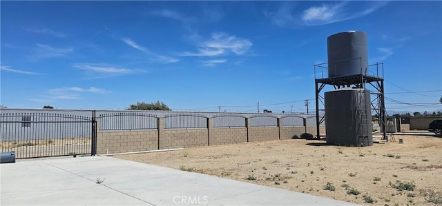 45219 12th St, Lancaster, CA 93535 - view of yard