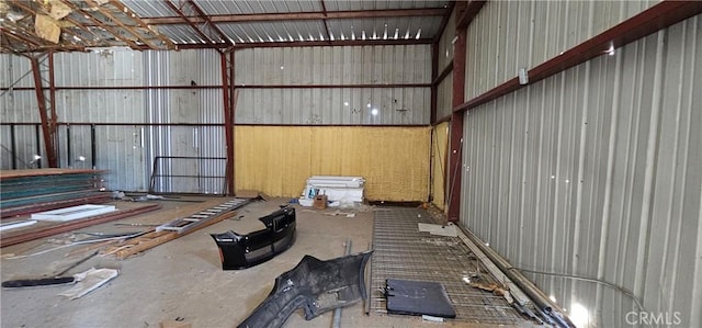 45219 12th St, Lancaster, CA 93535 - garage featuring metal wall
