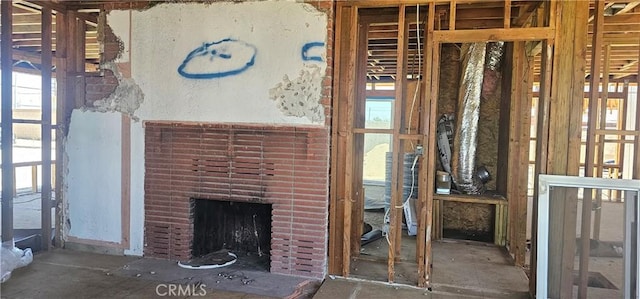 45219 12th St, Lancaster, CA 93535 - view of unfurnished living room