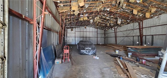 45219 12th St, Lancaster, CA 93535 - garage featuring metal wall