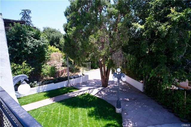 1020 Lantana Dr, Los Angeles, CA 90042 - surrounding community