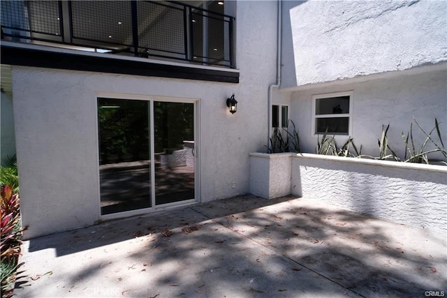 1020 Lantana Dr, Los Angeles, CA 90042 - view of patio / terrace