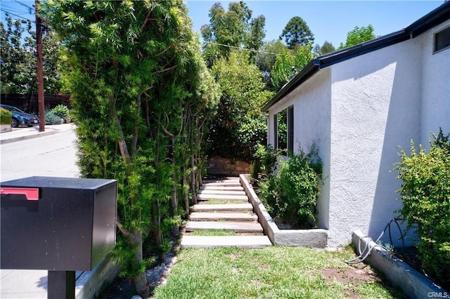 1020 Lantana Dr, Los Angeles, CA 90042 - view of yard featuring stairway